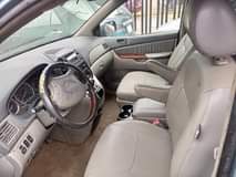 A picture of 06 TOYOTA SIENNA