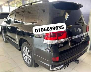 A picture of 2017 Toyota Landcrusuier V8 ZX utomatic transmission Petrol 7 Leather