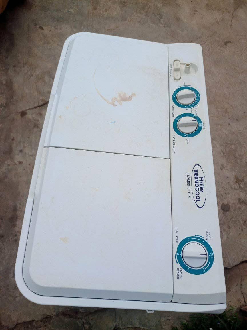 A picture of 9kg Haier thermocool washing machine
