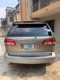 A picture of Clean 2000 Toyota Sienna