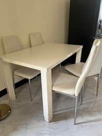 A picture of Dining table