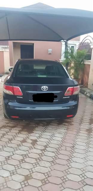 A picture of Toyota Avensis 2012