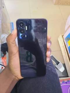 A picture of Infinix hot 12 128gb at 330k
