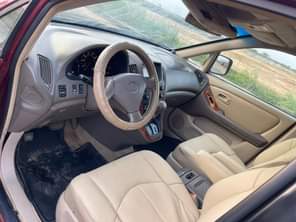 A picture of omg very clean Here comes a sparkling clean lexus Rx300