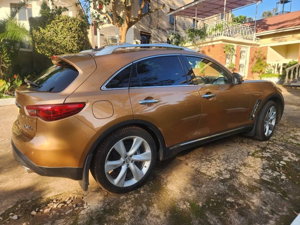 A picture of 2009 Nissan Fuga fx50