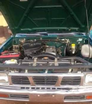 A picture of Nissan pickup