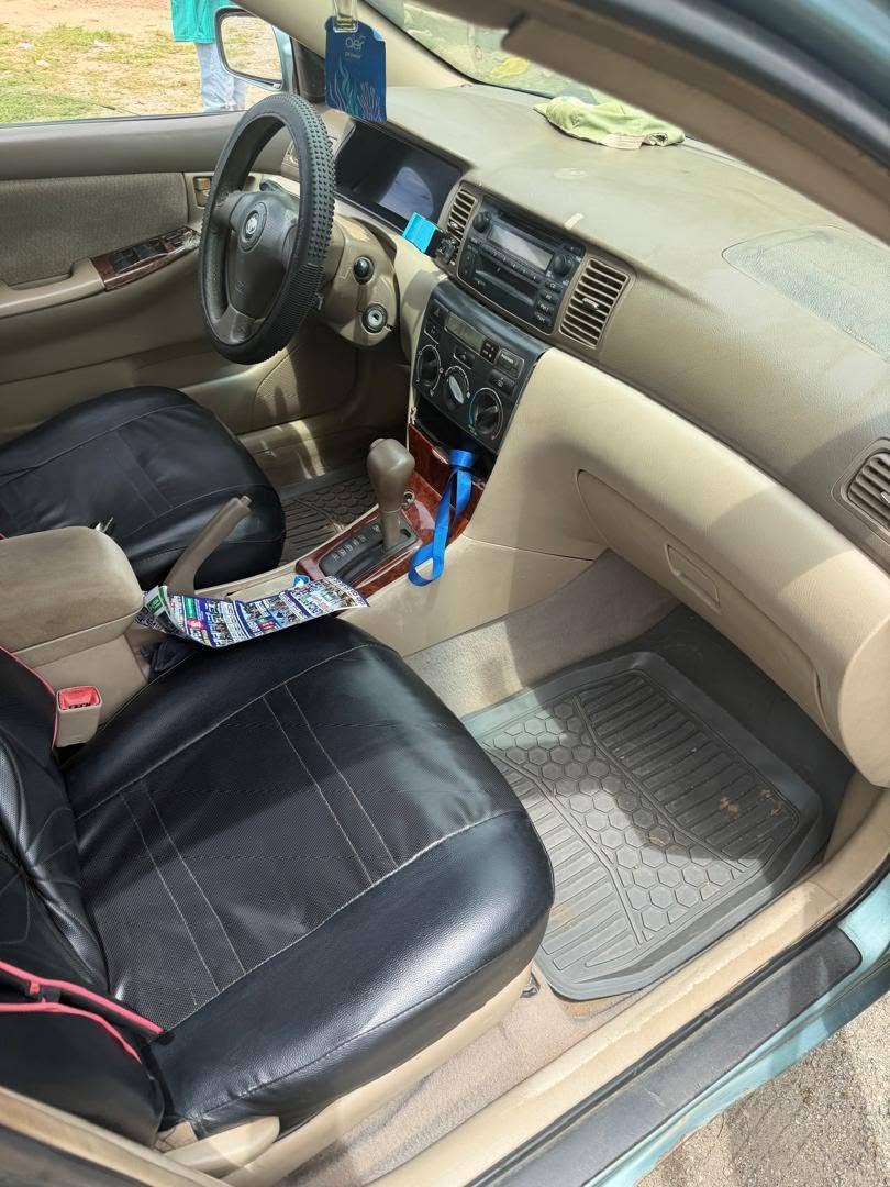 A picture of Toyota corolla 2005 free accident nothing to fix just buy
