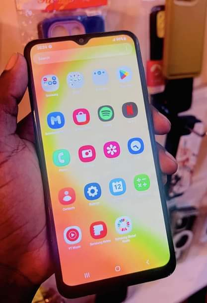 A picture of Samsung galaxy A04e