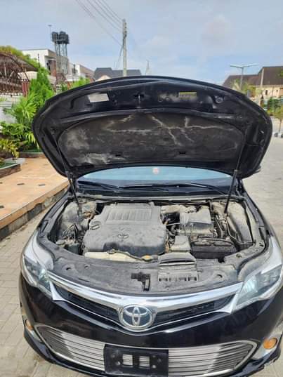 A picture of Toyota avalon xle 2014