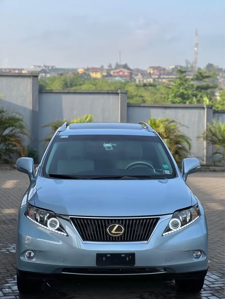 A picture of Lexus rx 350 2011 2012