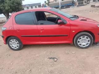 A picture of Fairly used Peugeot manual 206