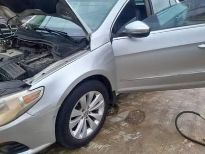 A picture of Toks standard 2010 Passat CC.
