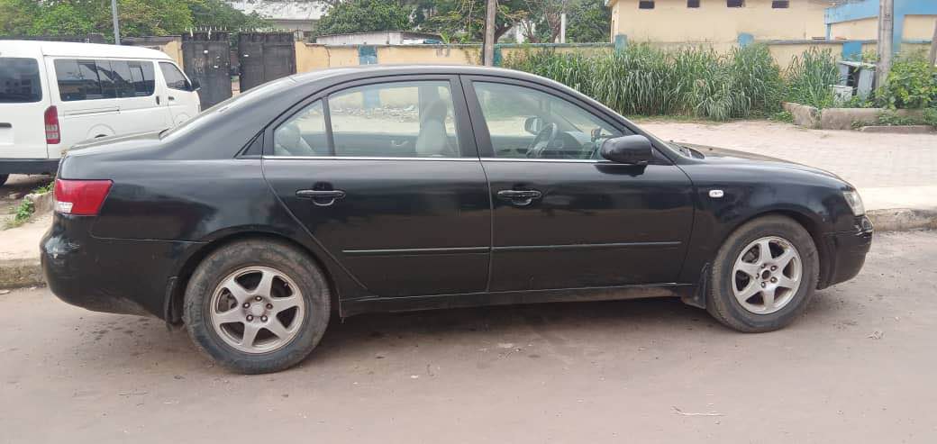 A picture of Hyundai Sonata 08 location ikeja Gra everything perfect call 07065814815