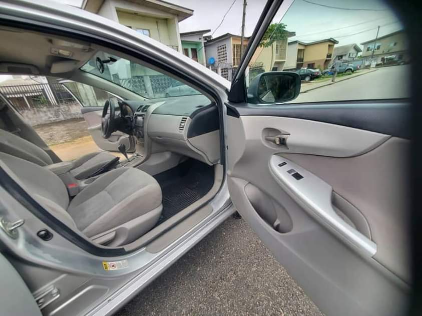 A picture of Pure Belgium grade 2013 Toyota Corolla with first body Untampered