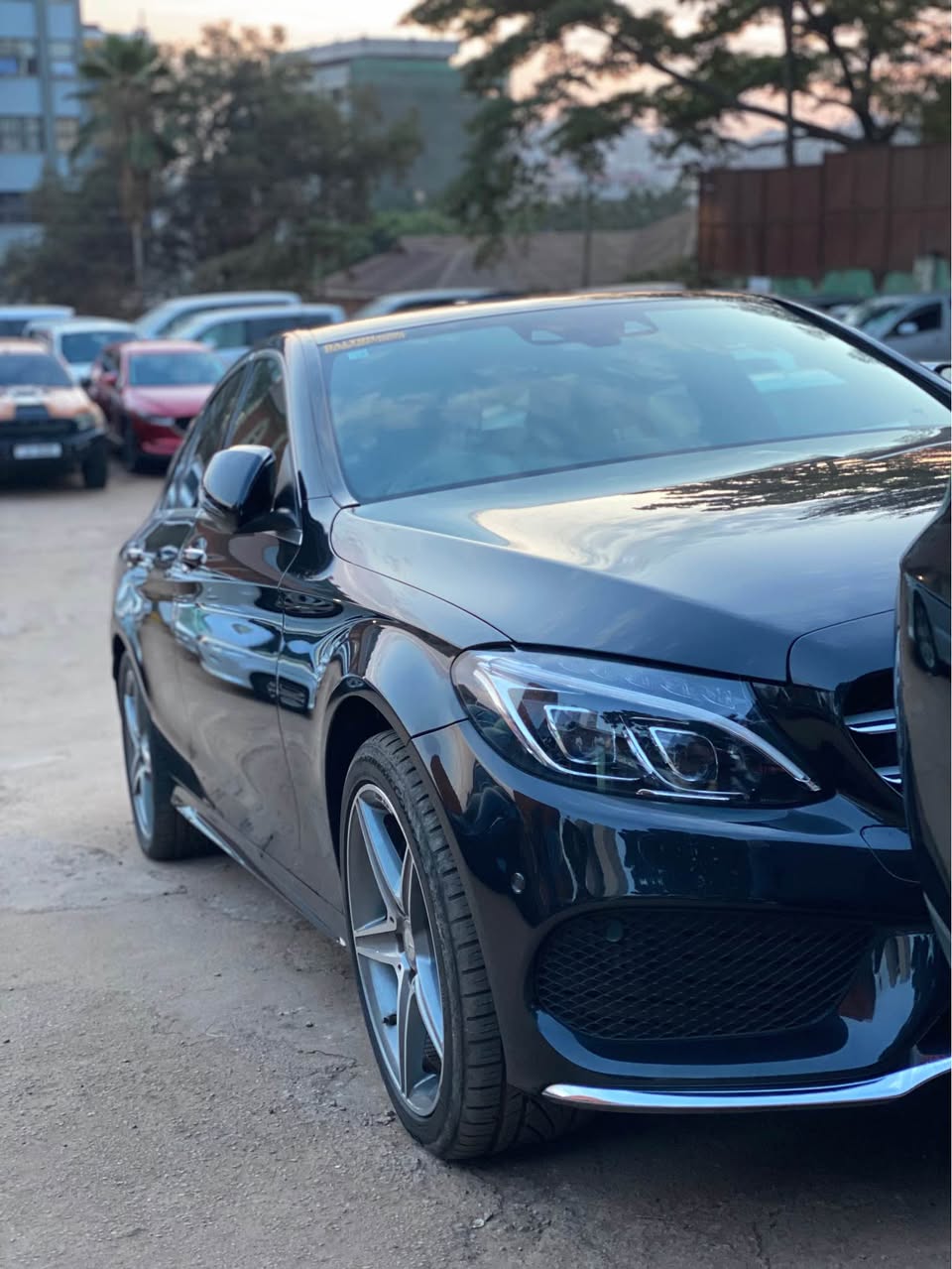 A picture of Mercedes Benz C200