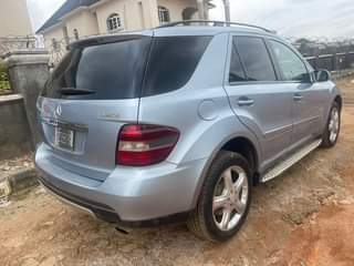 A picture of Mercedes Benz ML350