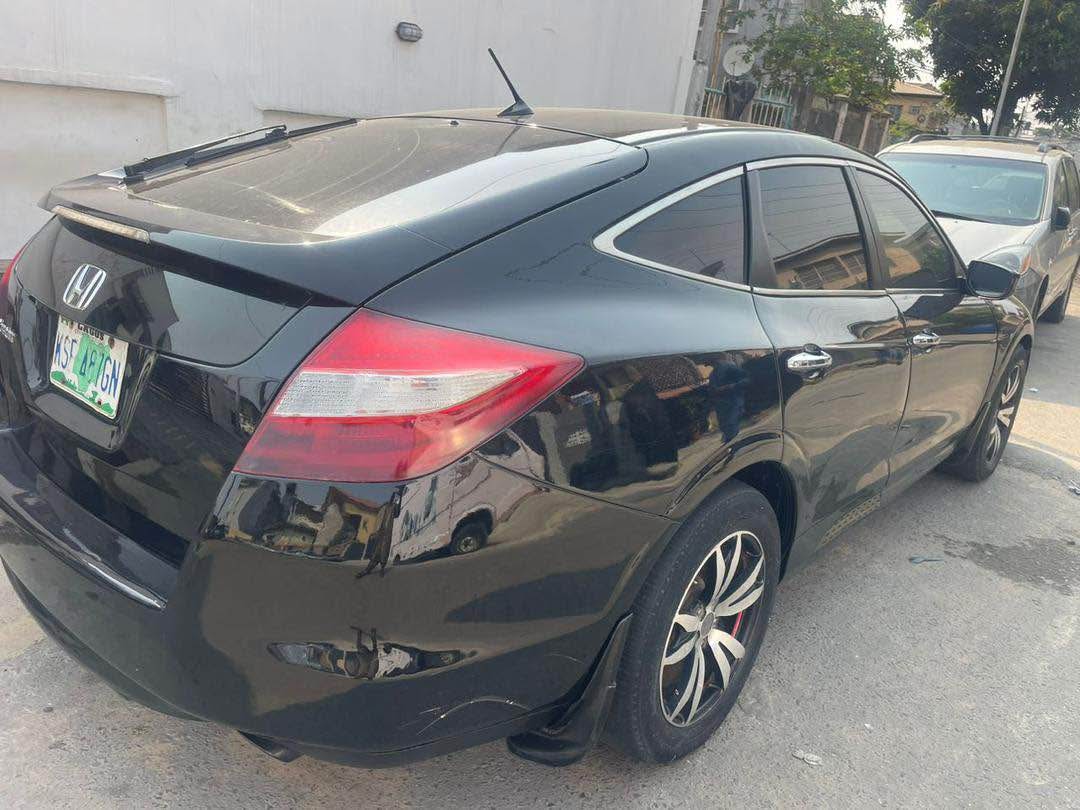 A picture of Good deal Super clean 2012 Honda Crosstour Toks standard Absolutely
