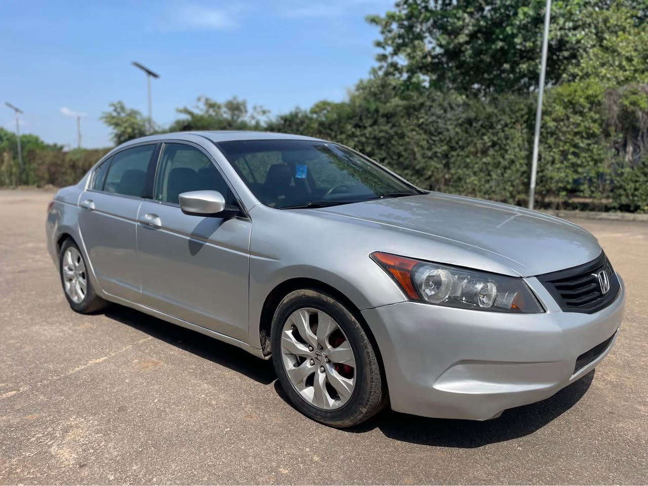 A picture of Honda Accord 08 model