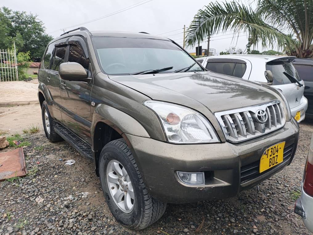 A picture of TOYOTA PRADO 120
