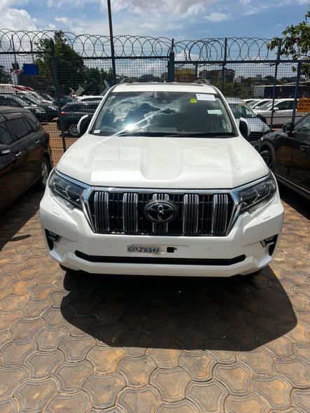 A picture of Landcruiser Prado TX 0700327795