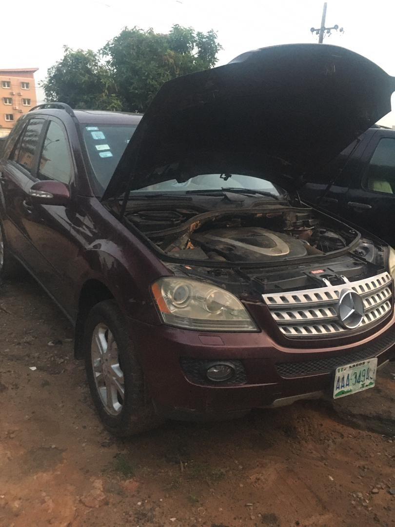 A picture of ML 350 Mercedes Benz