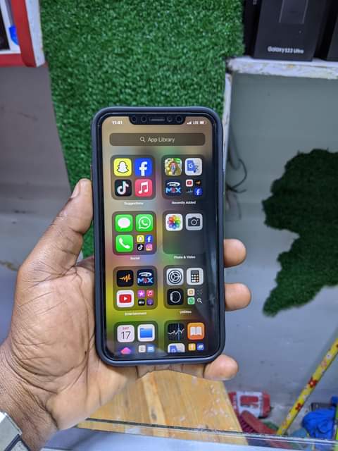 A picture of I phone 11 pro max