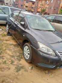 A picture of Nissan Sentra 2013 firstbody