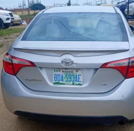 A picture of 015 Toyota Corolla LE
