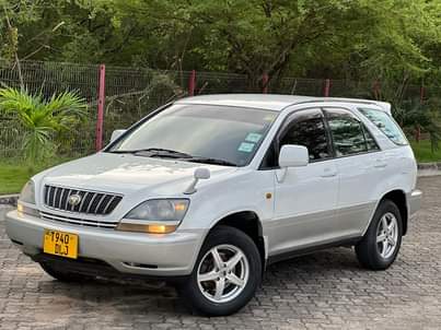 A picture of TOYOTA HARRIER DL J