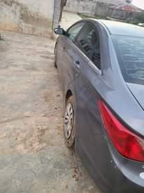 A picture of Hyundai sonata 2012
