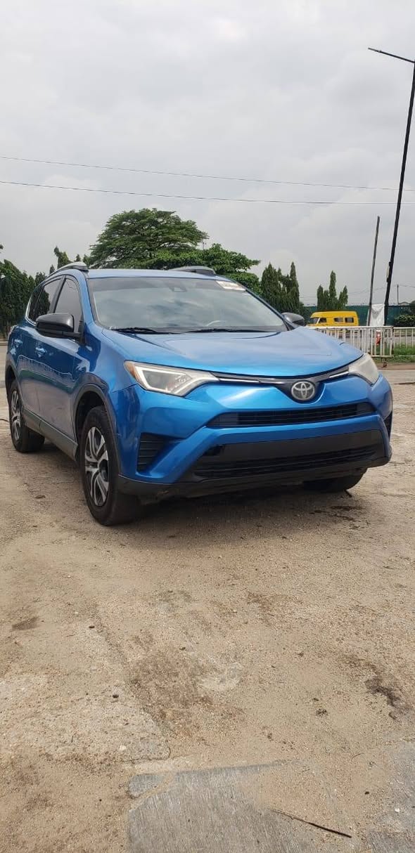 A picture of New Arrival 2018 Toyota rav4 LE