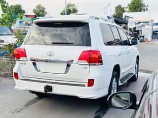 A picture of Toyota Land Cruiser 2014