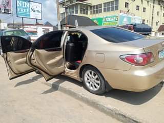 A picture of 2003 Es330