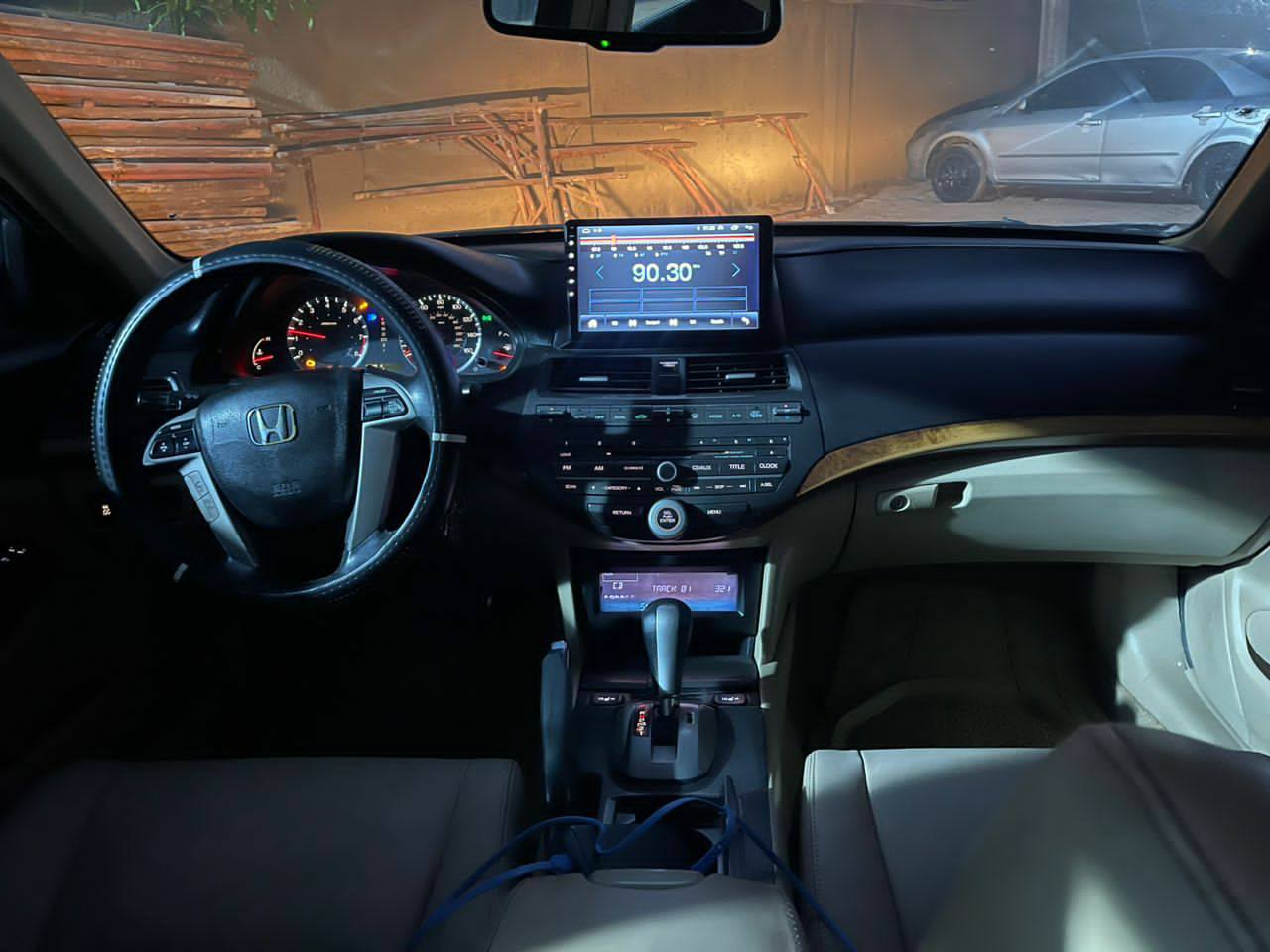 A picture of Belgium state.. 2011 Honda accord first body . Untampered engine