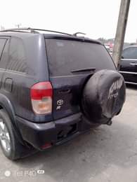 A picture of Toyota RAV4 baked on first body buy and drive 2004