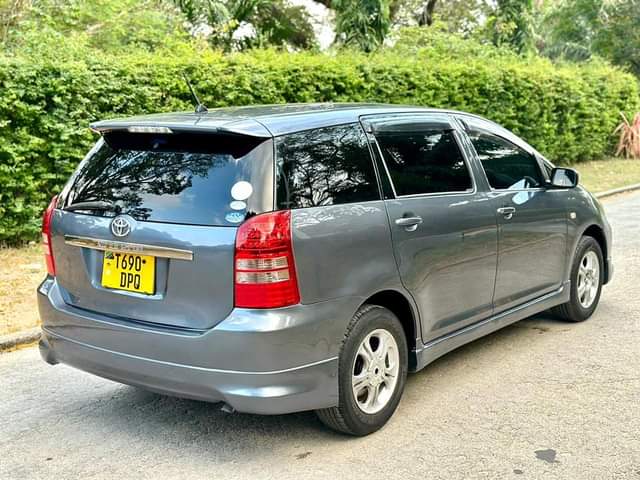 A picture of Toyota Wish
