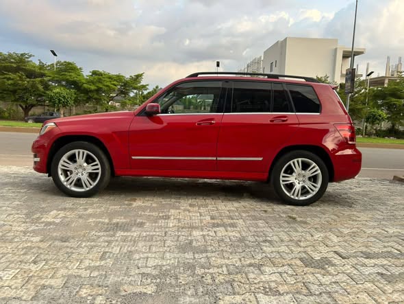 A picture of Mercedes Benz GLK350 2015