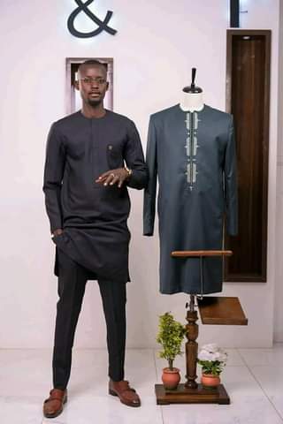 A picture of Africain suit