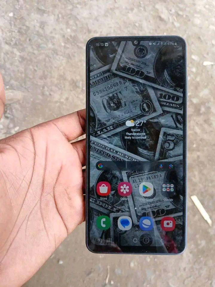 A picture of Samsung a06 internal 64gb ram 4 Haina kipengele camera zote