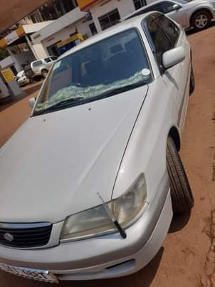 A picture of 2000 Toyota premio 2000