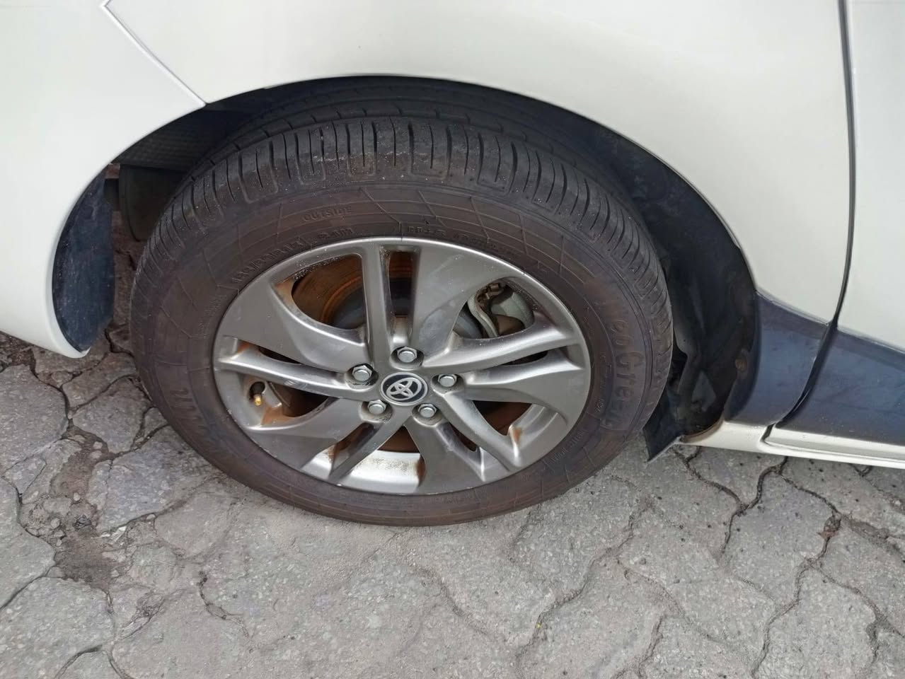 A picture of 2016 Toyota Sienta