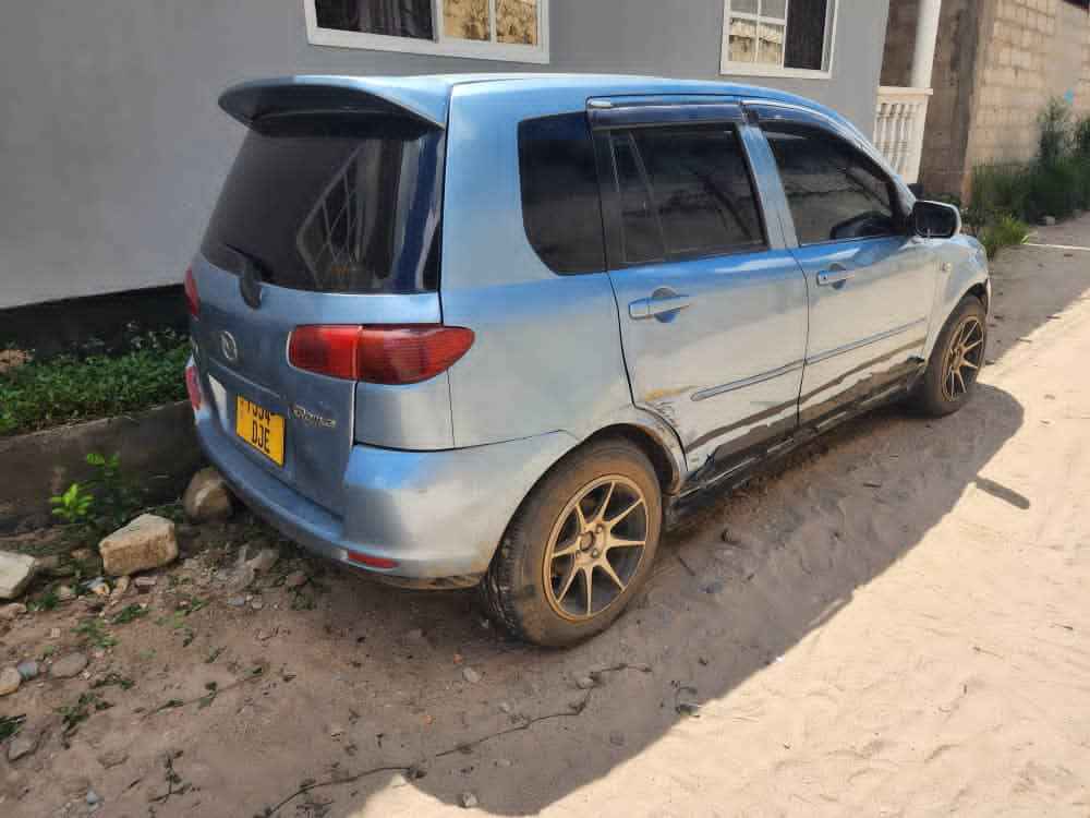 A picture of Mazda demio