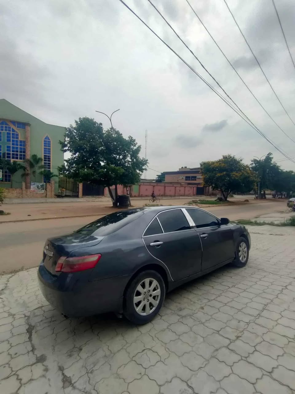 A picture of Nigerian Used Toyota Camry 2008 model grey colour