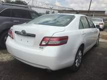 A picture of Toyota Camry XLE 4cylinder With DVD 09161519383 1 950 000
