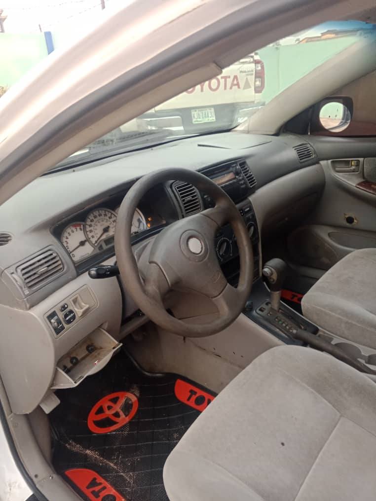 A picture of Toyota Corolla 04