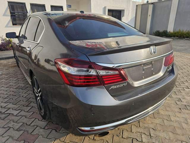 A picture of Registered Toks standard Honda accord V6 2016 13 000 000