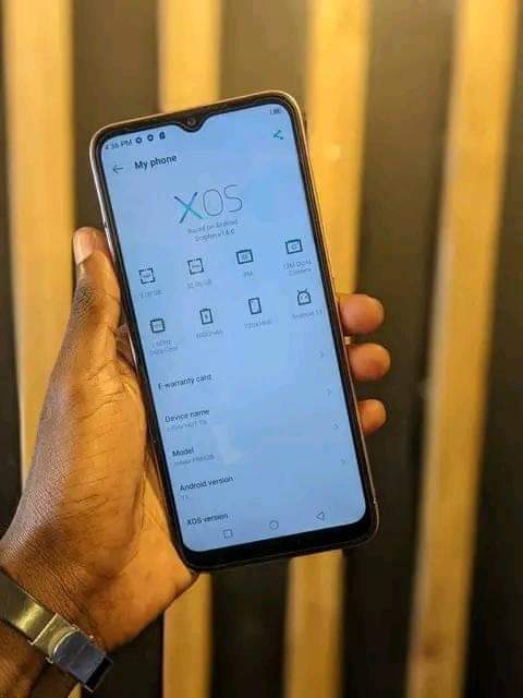 A picture of Nauza inifinix hot 10i ram 2 storage gb 32 iko
