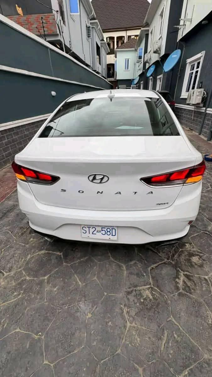 A picture of 2018 Hyundai sonata