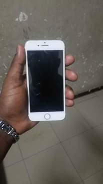 A picture of I phone 7 plain GB128 230k