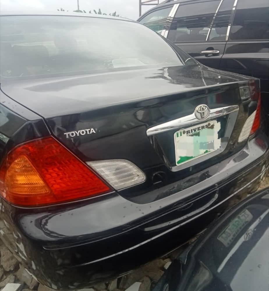 A picture of 2004 Toyota Avalon